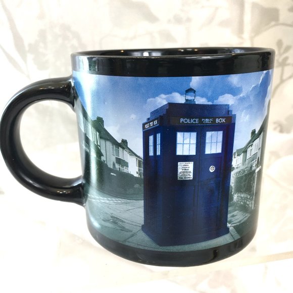 Dr Who Tardis Heat Changing Coffee Mug - Picture 1 of 13